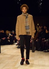 Knitting trend. Burberry