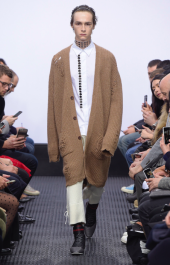 Knitting trend. JW Anderson