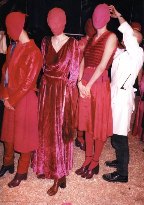 Fashion Without Audience: No One Is In Front Row